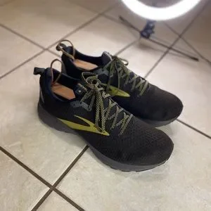 Brooks | Shoes | Brooks Revel 4 13471d054 Running Sneakers  display picture 1